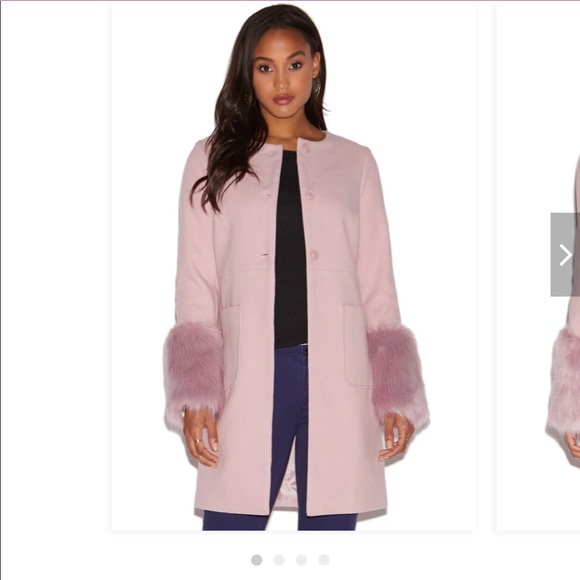 REMOVABLE FAUX FUR SLEEVE COAT (Brand New) - Picture 2 of 6